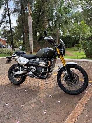 TRIUMPH BONNEVILLE SCRAMBLER 1200 XE TRIUMPH BONNEVILLE SCRAMBLER 1200 XE